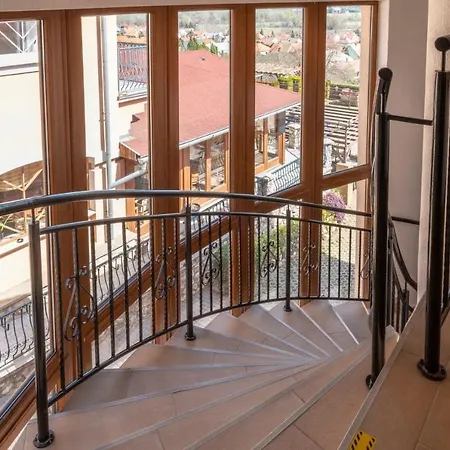 Fonix Wellness *** 1 A Epulet *