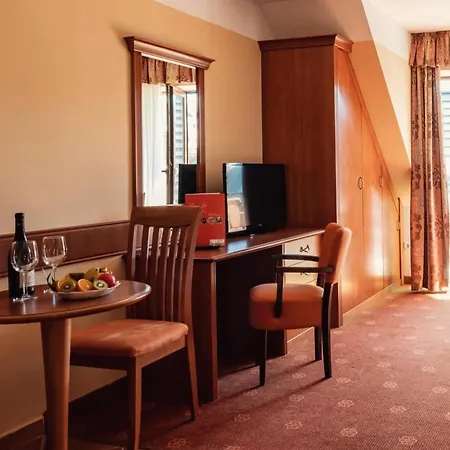 Fonix Wellness *** 1 A Epulet Oda ve Kahvaltı Hévíz