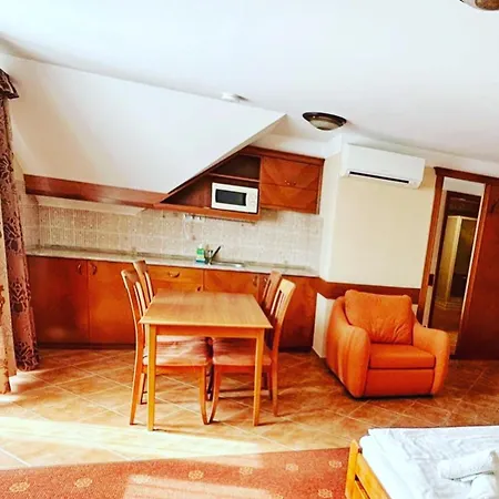 Bed & Breakfast Fonix Wellness *** 1 A Epulet Heviz