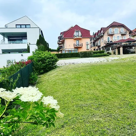 Fonix Wellness *** 1 A Epulet Хевиз